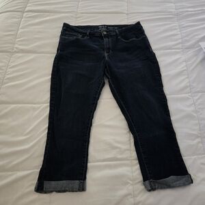 Levi's Signature Women's Modern Capri Stretch Cropped Dark Indigo Jeans